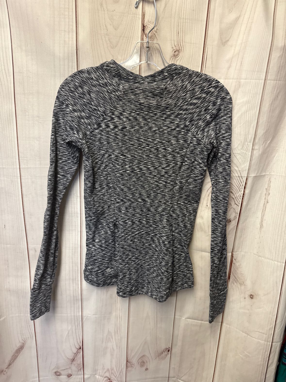 Lululemon Women's Size 6 Gray Long Sleeve Top