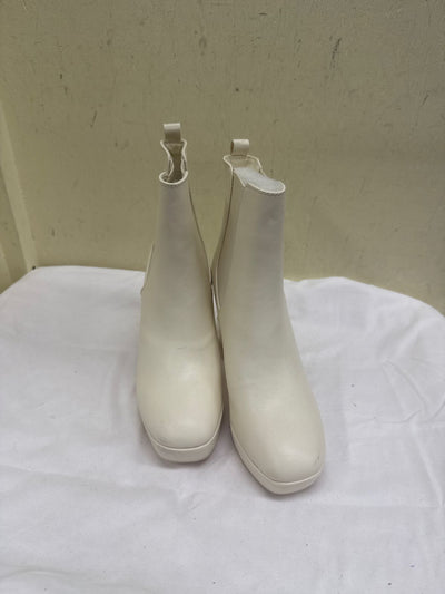 Mia Women's Size 8 White Boots