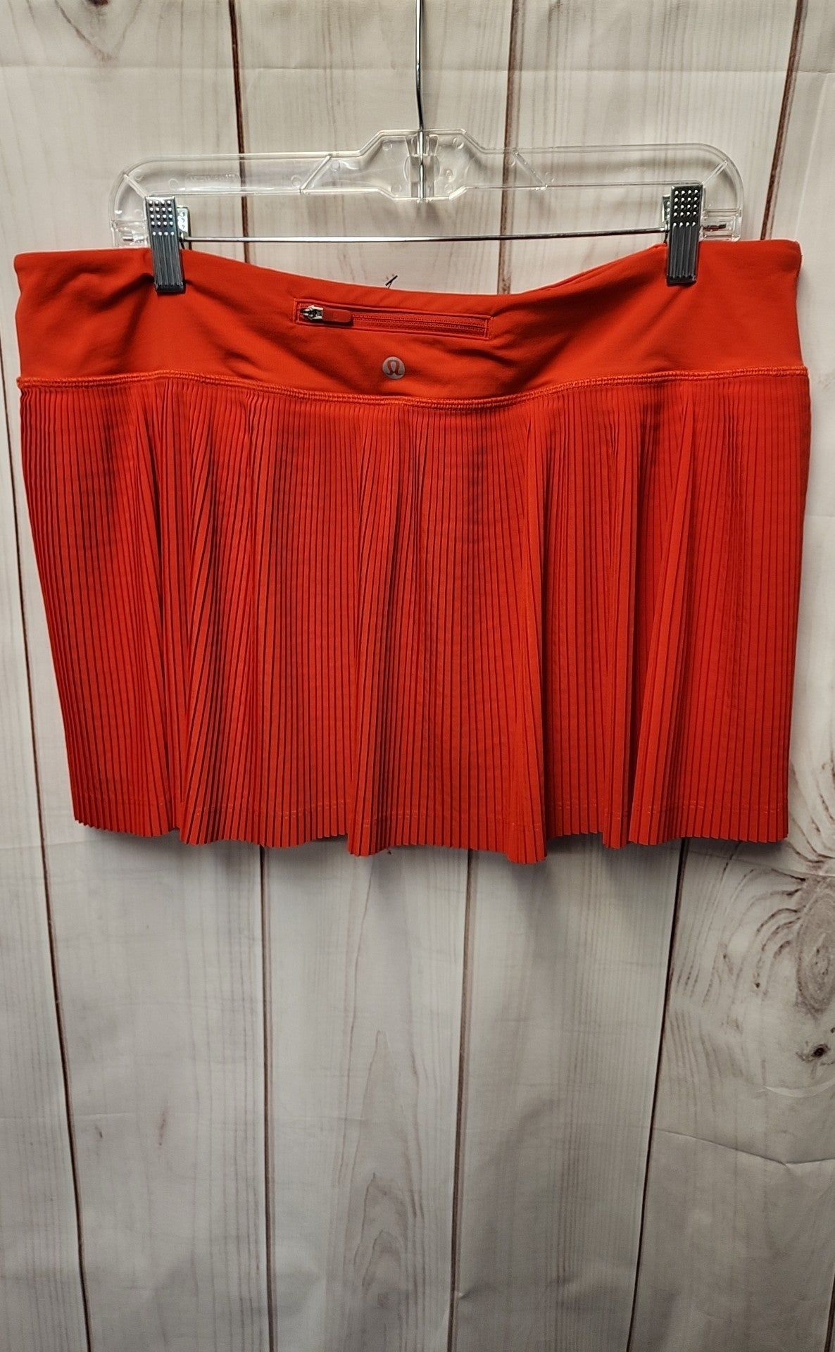 Lululemon Women's Size 14 Red Skorts