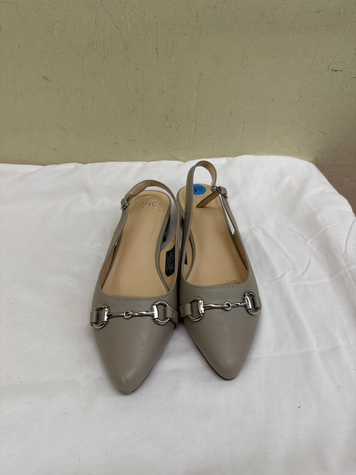 Jones New York Women's Size 6-1/2 Gray Sandals