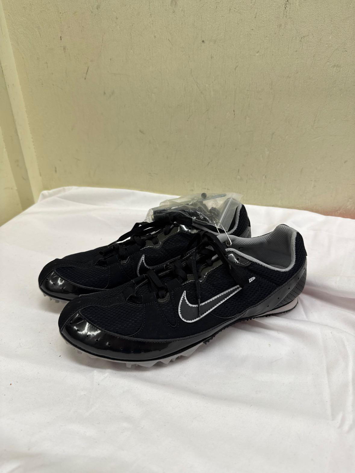 Nike Women's Size 8-1/2 Black Cleats