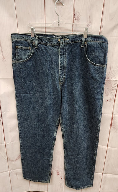 Wrangler Men's Size 42x30 relaxed Fit Blue Jeans
