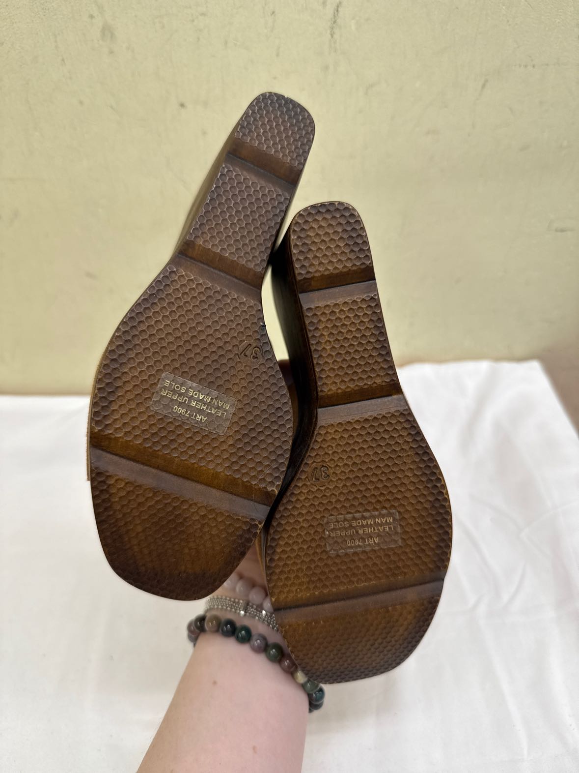 Christian Di Rcco Women's Size 37 = 6-1/2 Brown Sandals