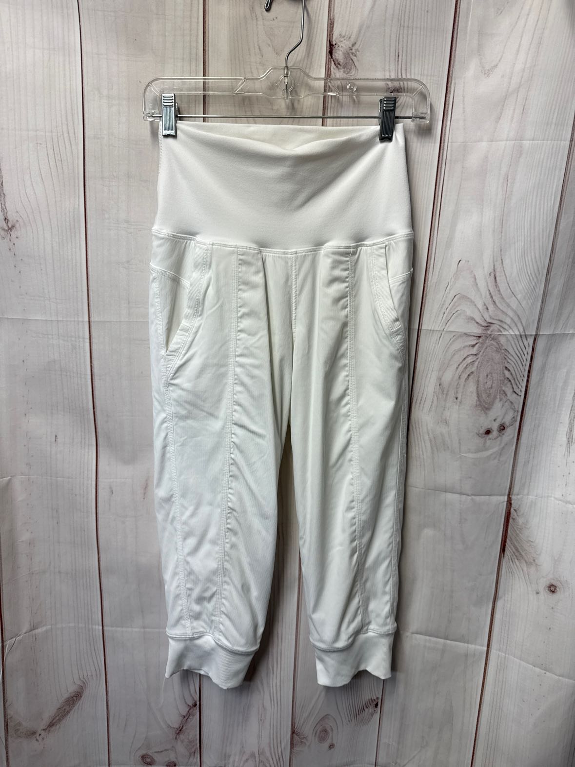 Lululemon Women's Size 4 White Active Capris