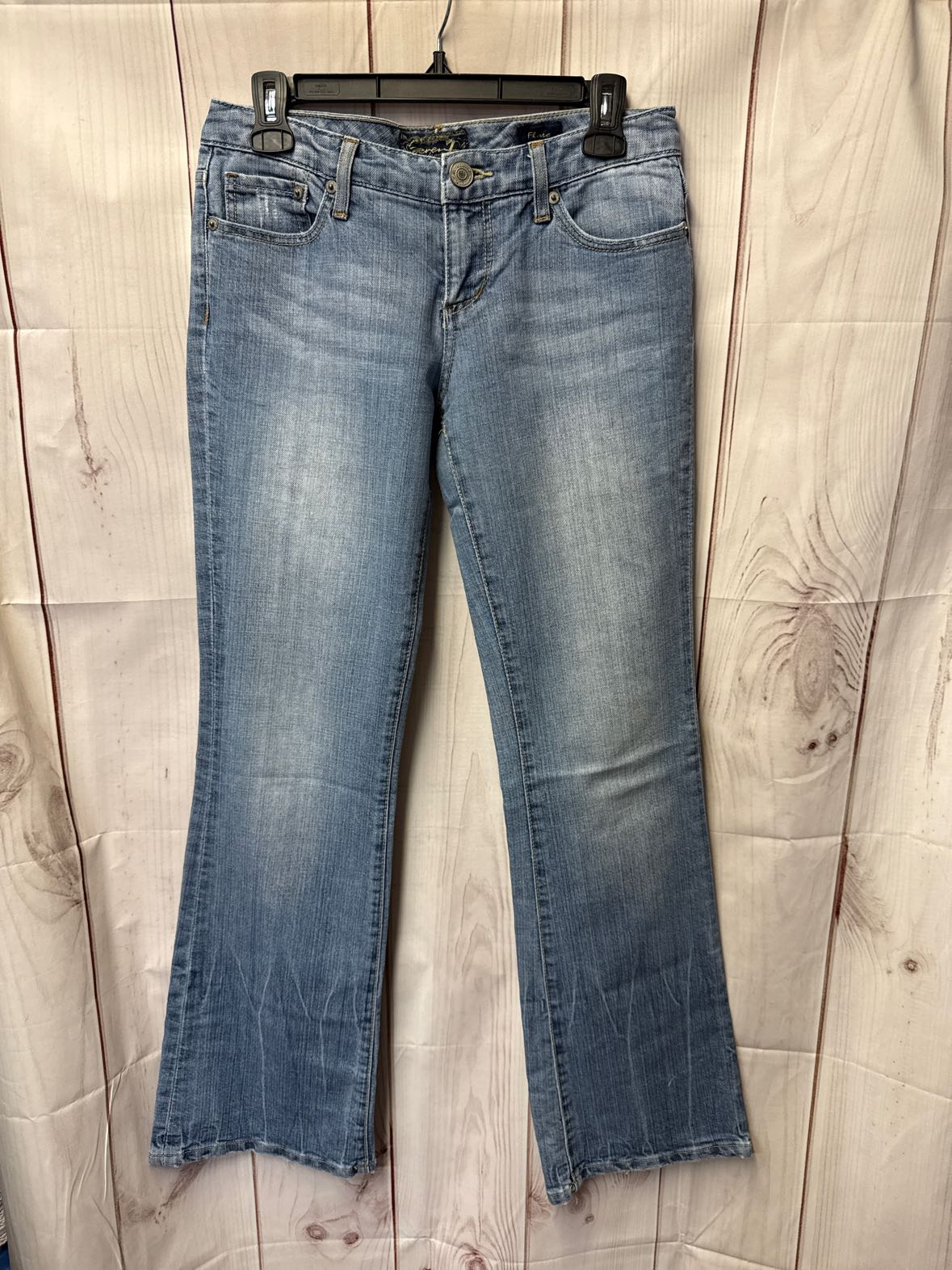 Seven7 Women's Size 28 (5-6) Blue Jeans Flare