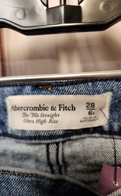 Abercrombie & Fitch Women's Size 6s Blue Jeans The '90s Straight Ultra High Rise