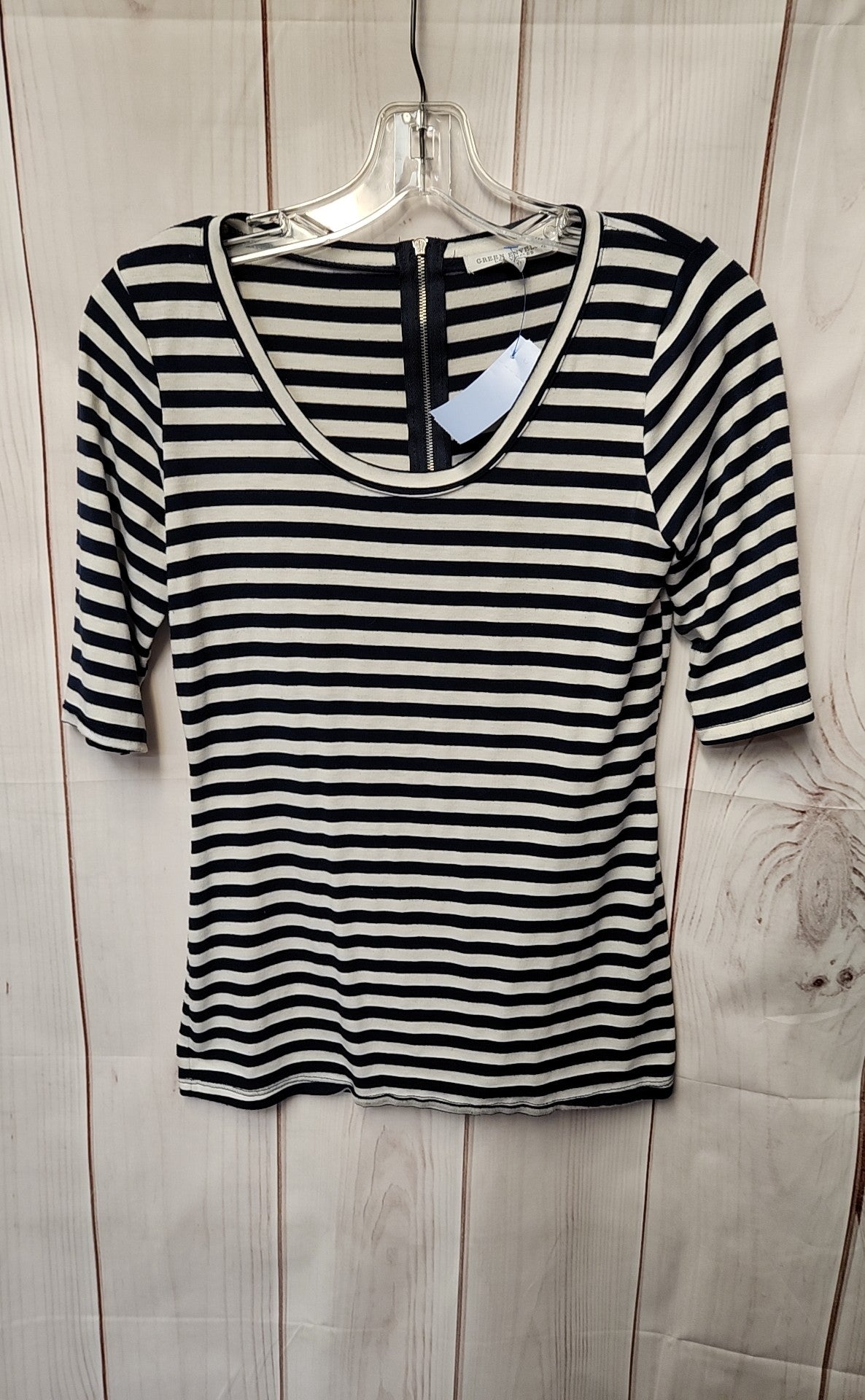 Green Envelope Women's Size S White & Blue Stripe Short Sleeve Top