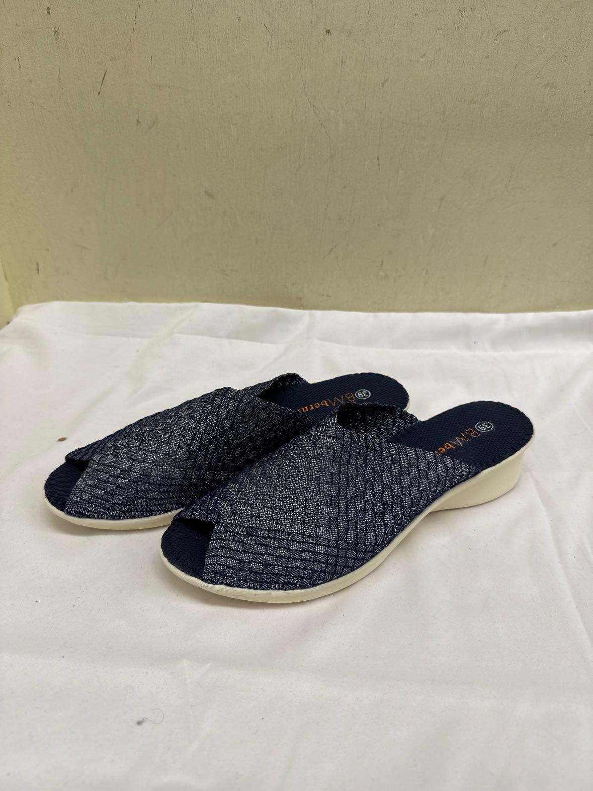 Bernie Mev Women's Size 39 = 8-1/2 Navy Sandals