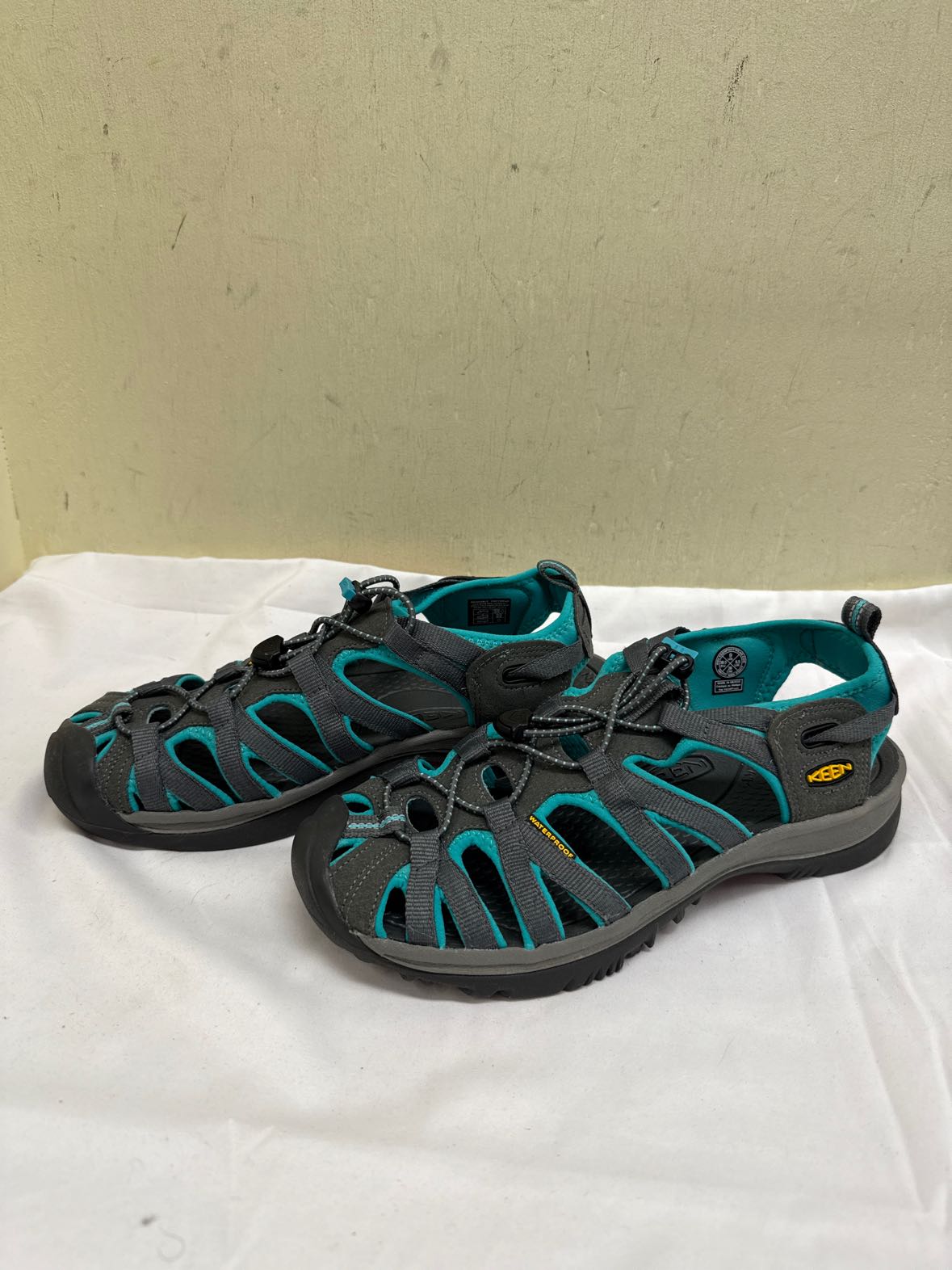 Keen Women's Size 9 Gray Sandals