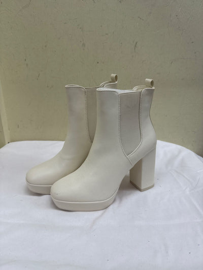 Mia Women's Size 8 White Boots