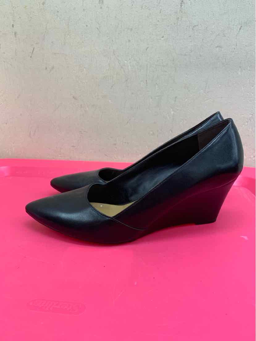 Franco Sarto Women's Size 10 Black Pumps