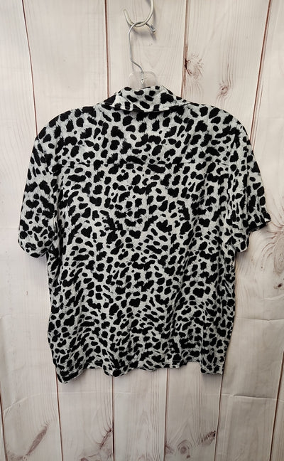 Men's Size XS Gray Animal Print Shirt