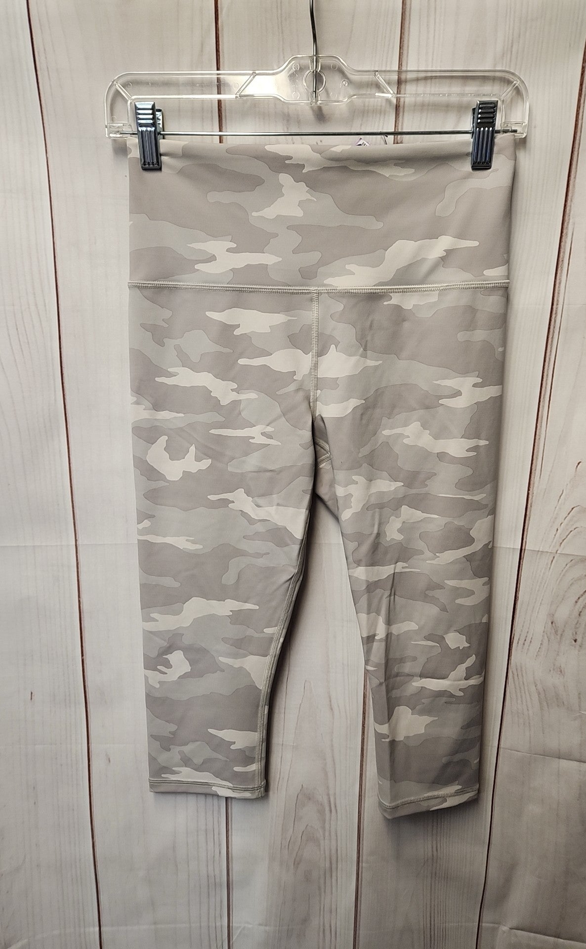 Athleta Women's Size S Beige Camo Active Capris