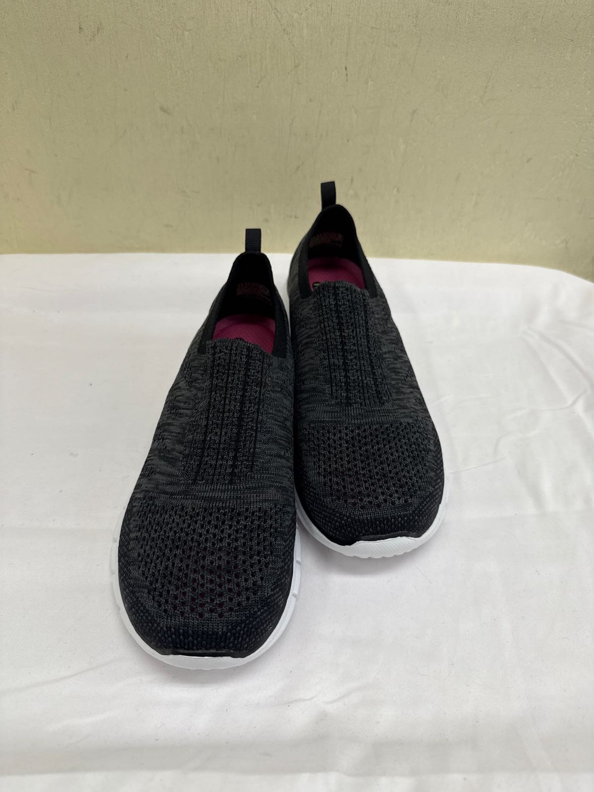 Skechers Women's Size 9-1/2 Black Flats