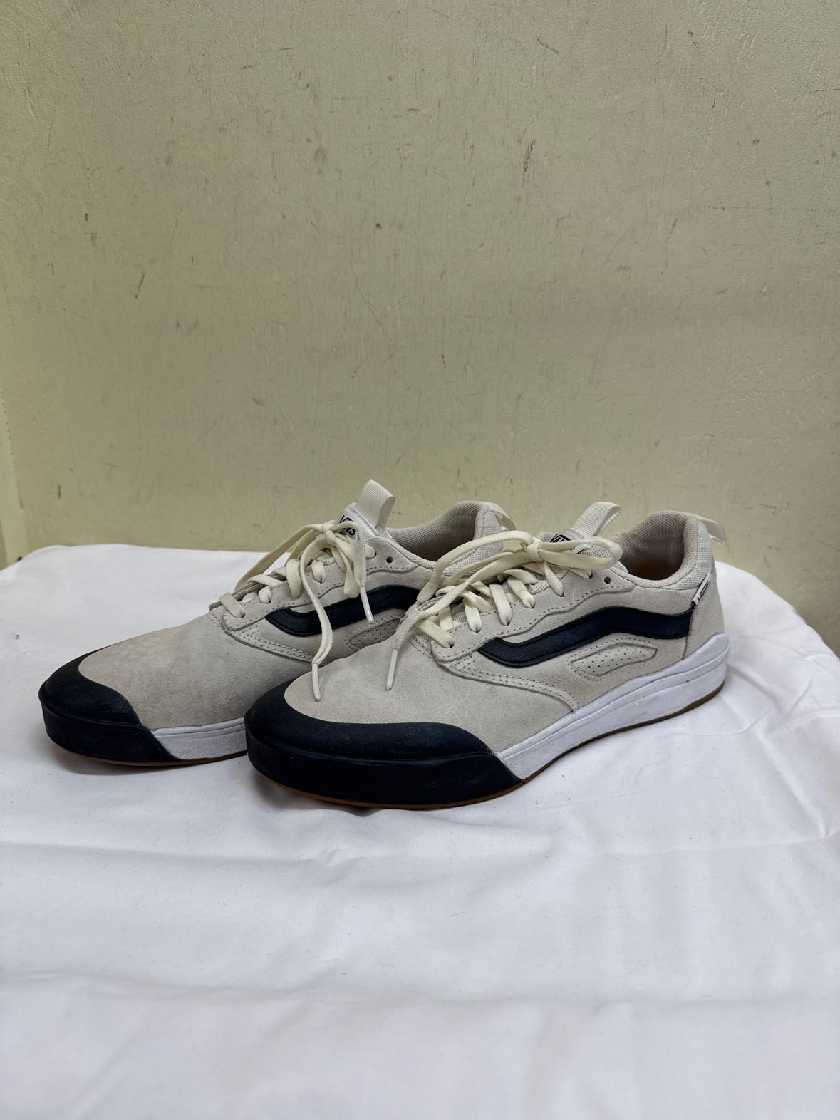 Vans Men's Size 9 Off-White Sneakers