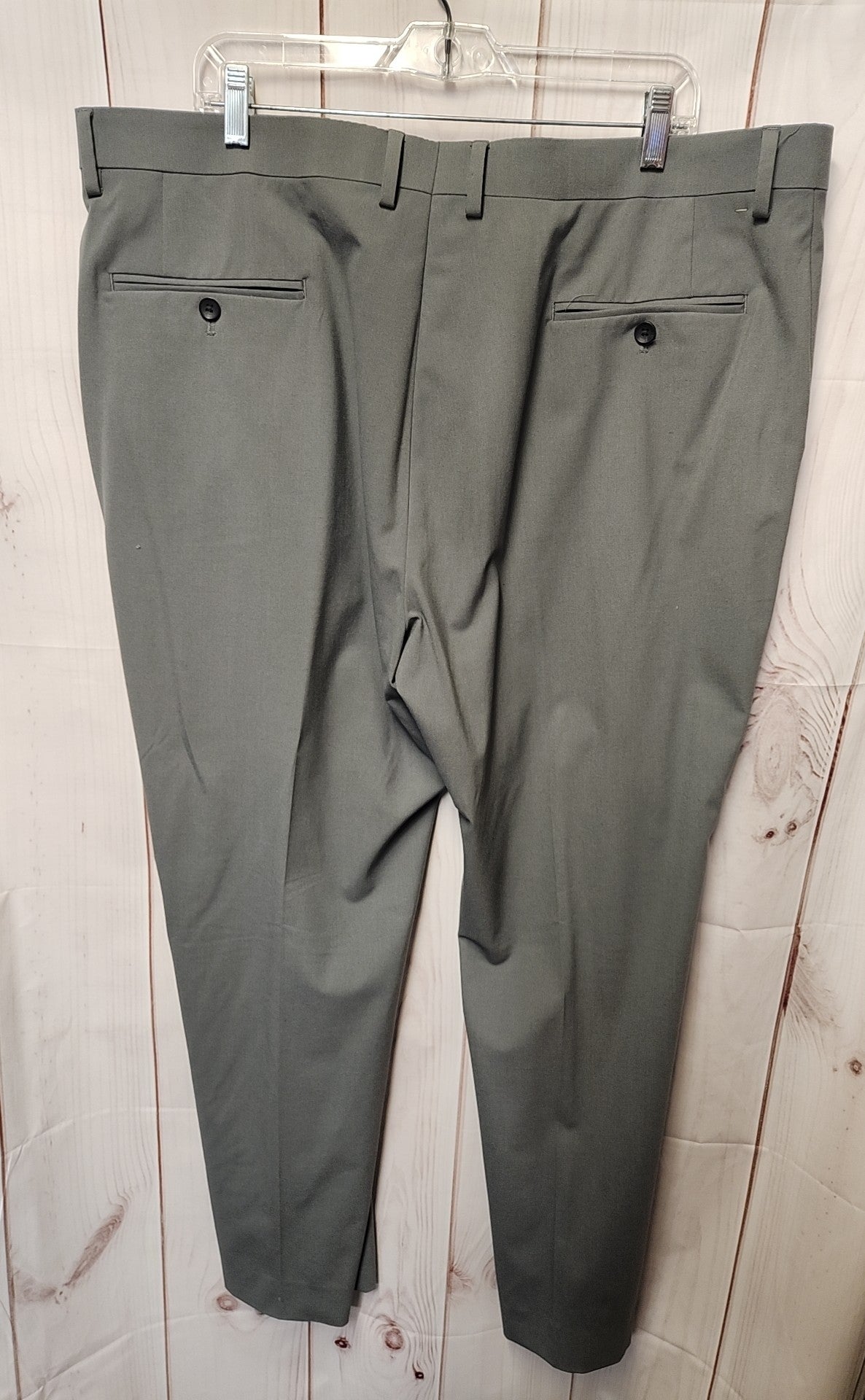 Haggar Men's Size 42x32 Gray Pants Classic Fit